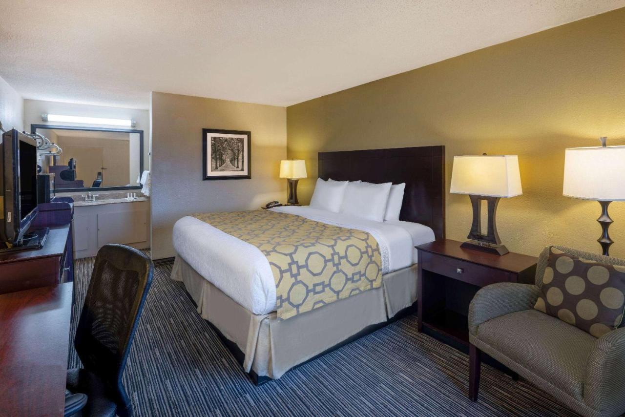 Baymont By Wyndham Columbus Ga Hotel Eksteriør billede