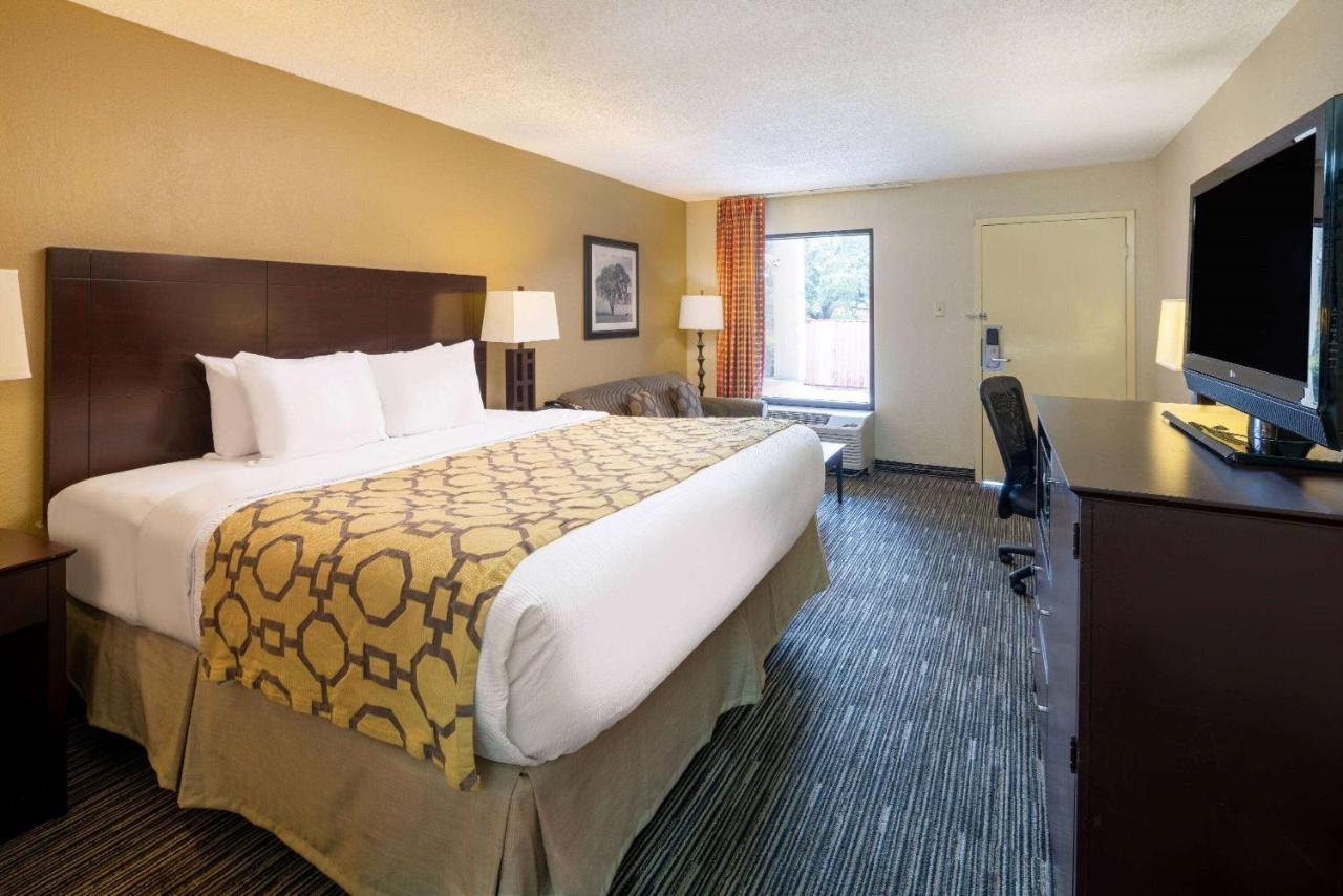 Baymont By Wyndham Columbus Ga Hotel Eksteriør billede
